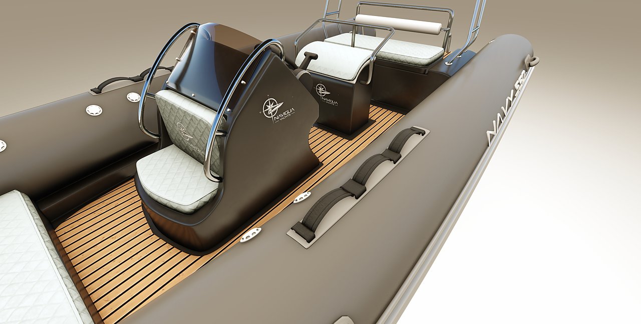 Console nera del NAVY 5.50 con seduta frontale e logo Naviglia Yachts