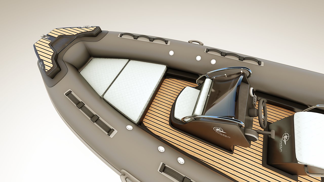 Prua del NAVY 5.50 dall'alto: musone in teak, prendisole chiaro e console nera